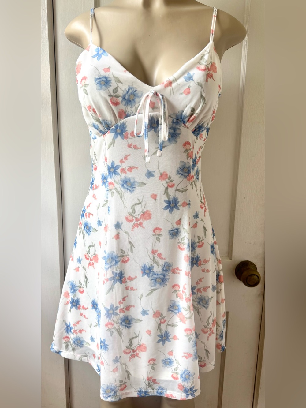 No Comment Women's Dainty Feminine Size Large Pastel Floral Dress With Slip